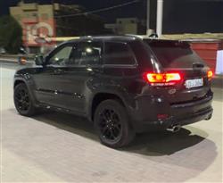 جیپ گراند شیرۆکی